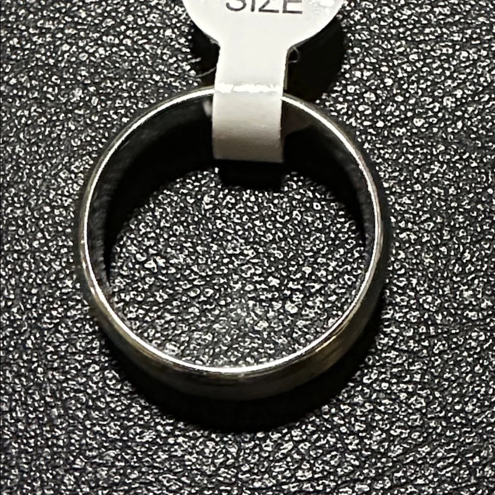 Silver-Tone Polished Beveled Edge Brushed Finish Band Ring Unisex NEW